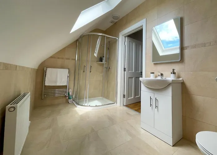 Drumlanaught Farnham B&B